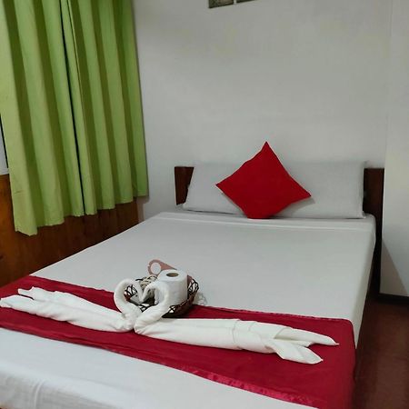Axis Pension Hotel Île de Mactan Extérieur photo