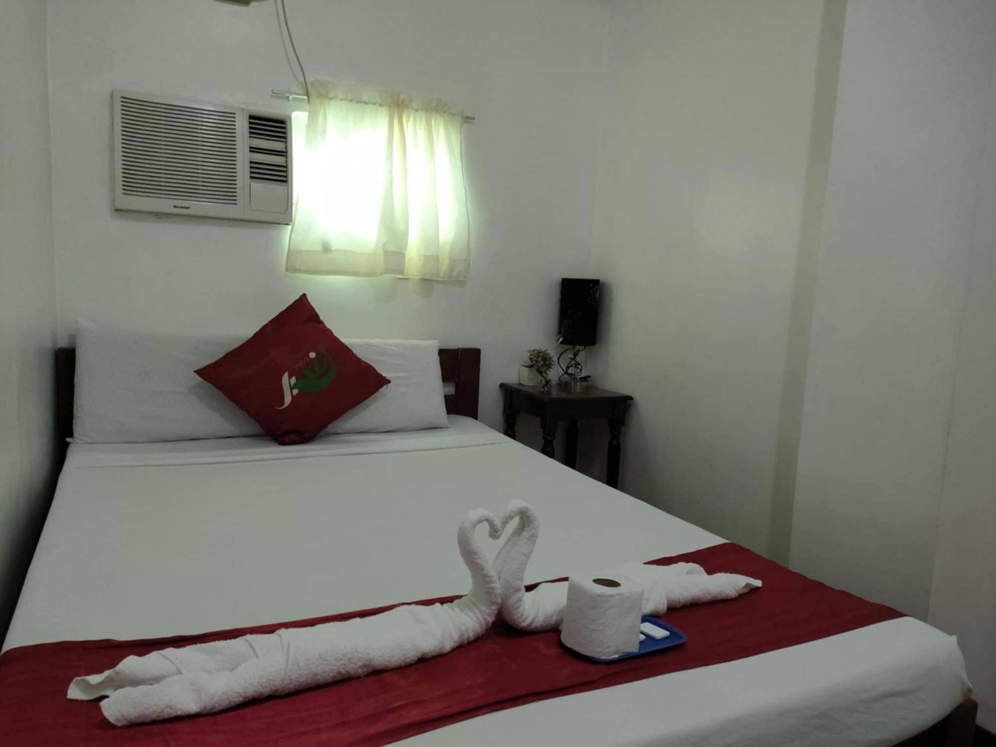 Axis Pension Hotel Île de Mactan Extérieur photo