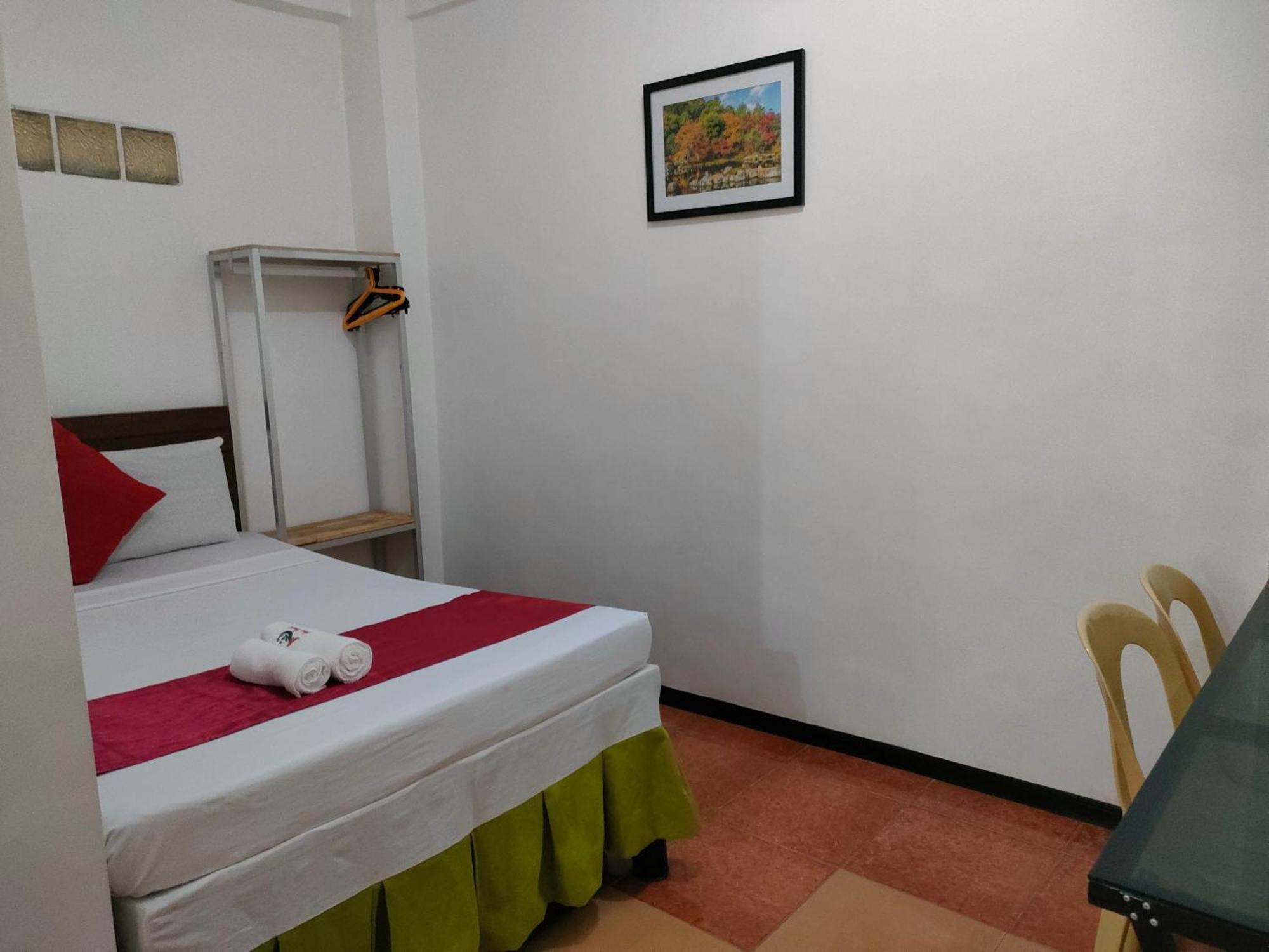 Axis Pension Hotel Île de Mactan Extérieur photo